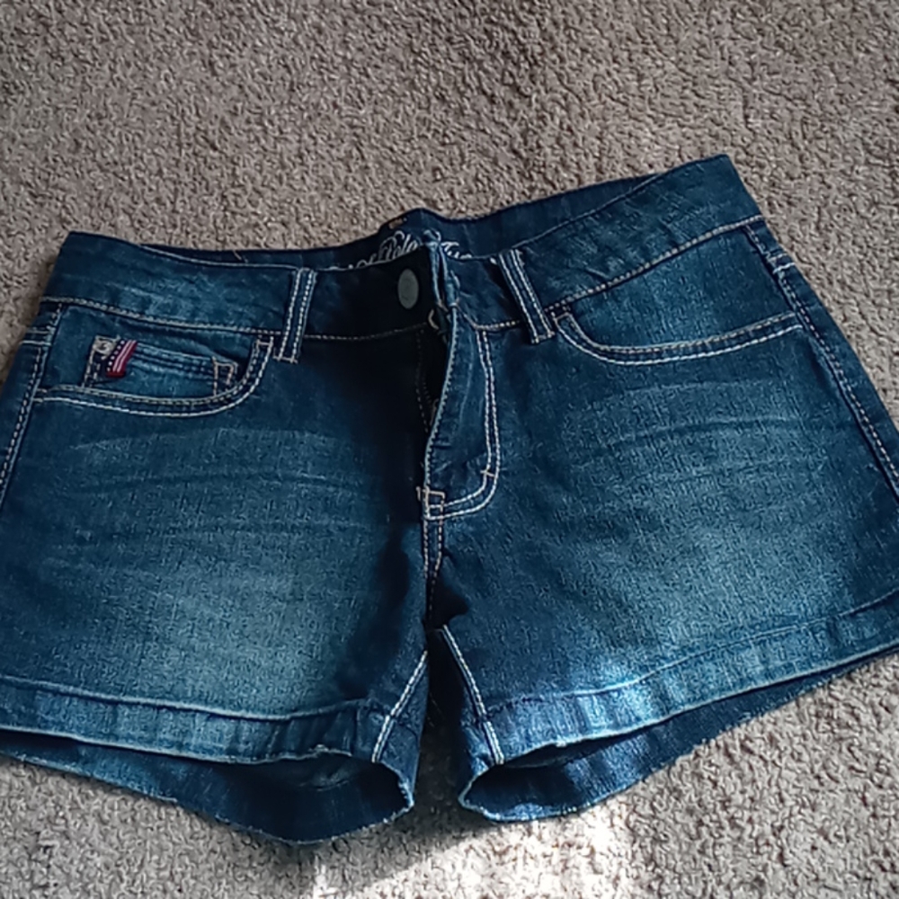 Polo shorts - Picture 2 of 3